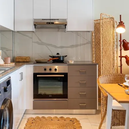 Sundrop - 1-bedroom W Terrace In * Larnaca